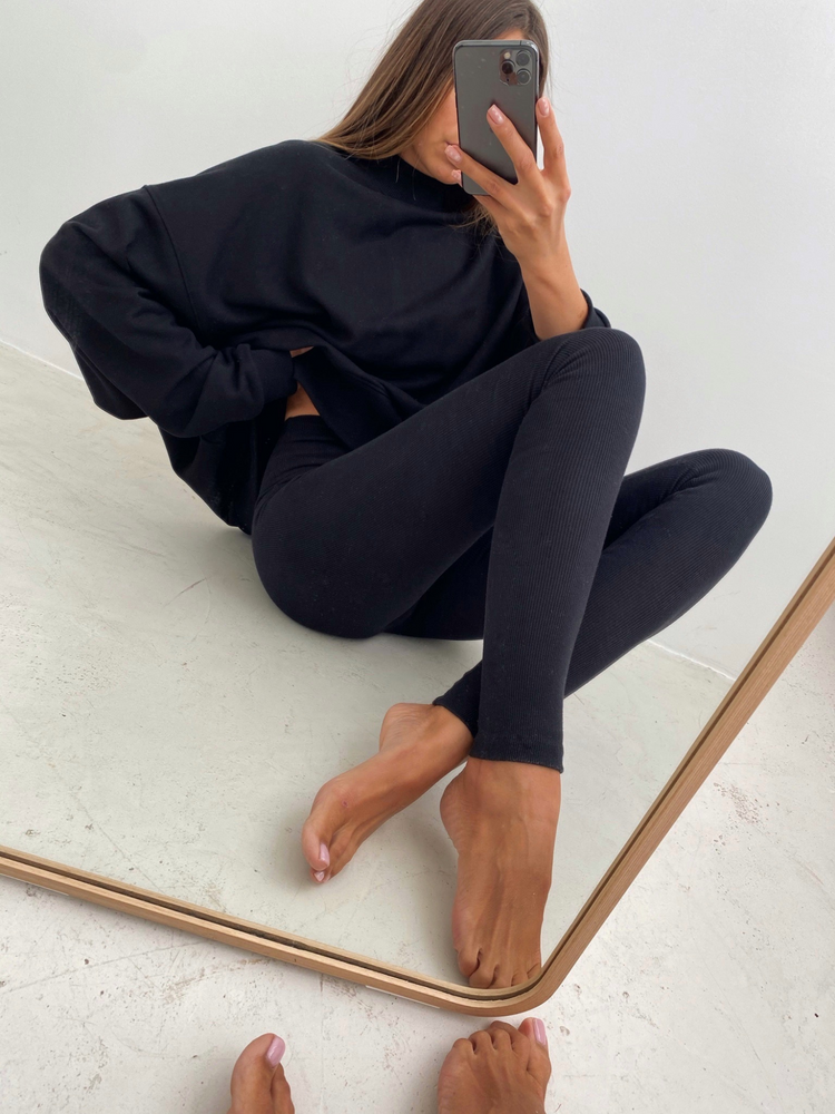 RIBBED BLACK LEGGINGS