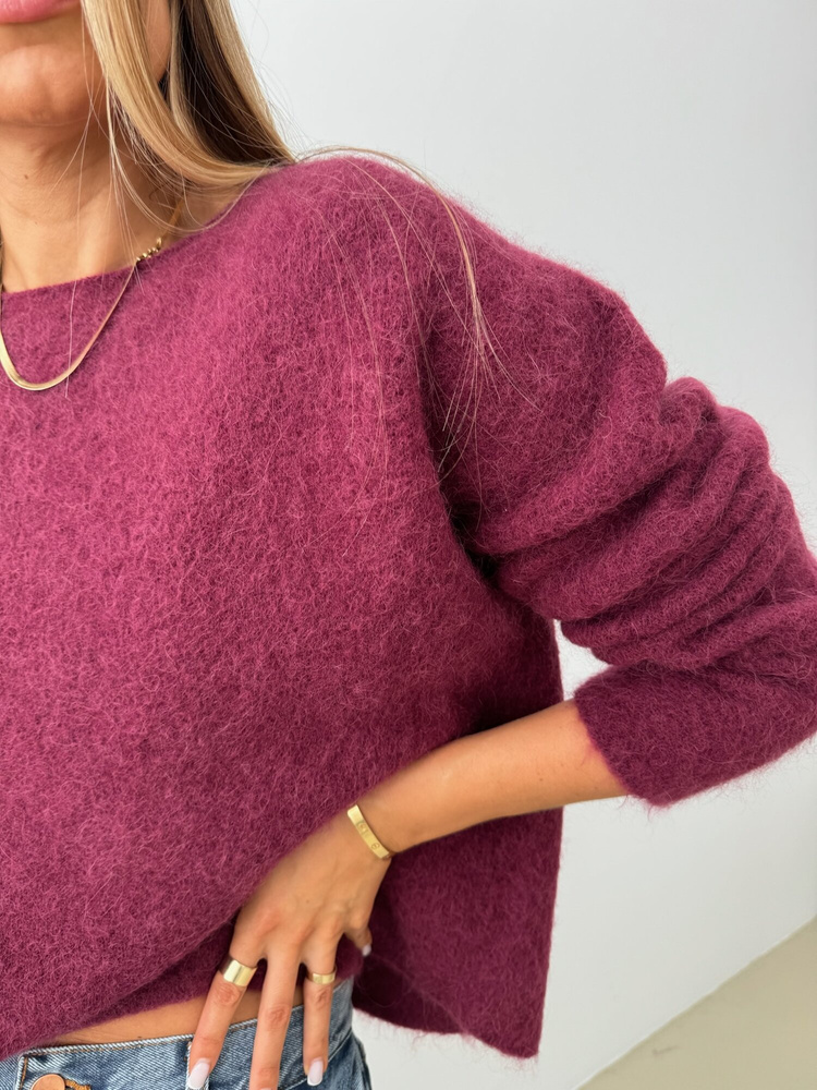 VELVET BURGUNDY SWEATER