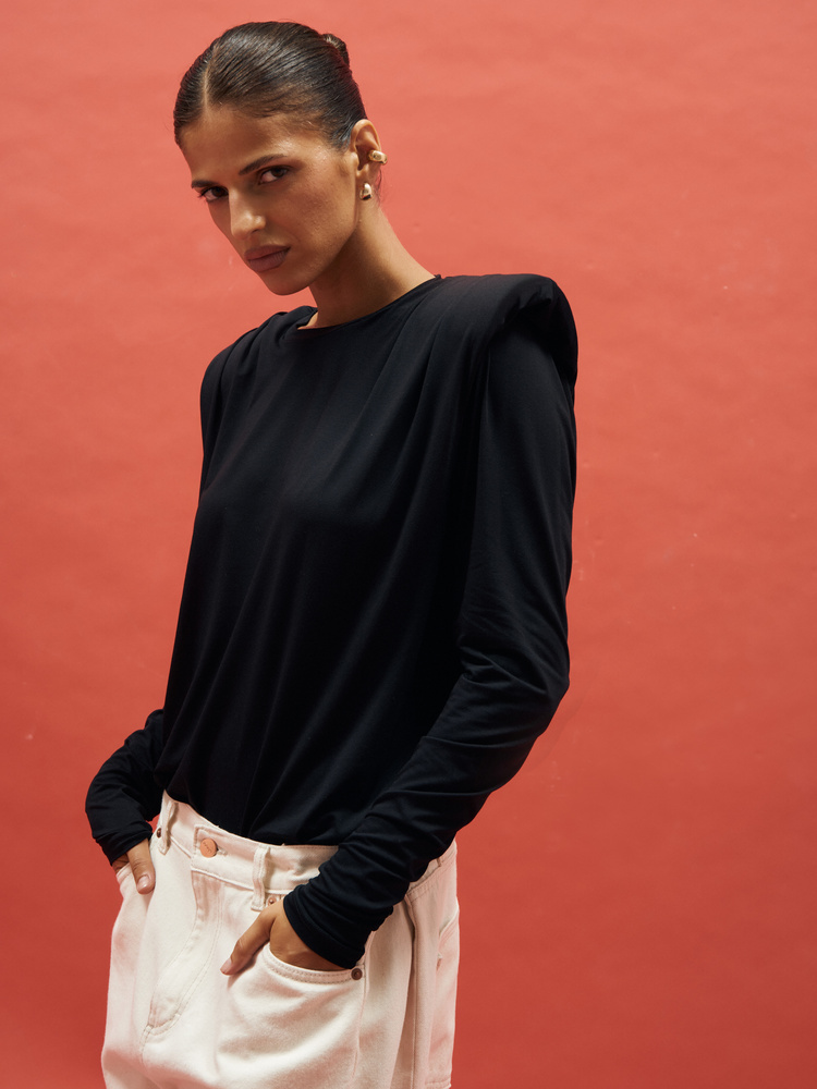 KAIA BLACK LONGSLEEVE