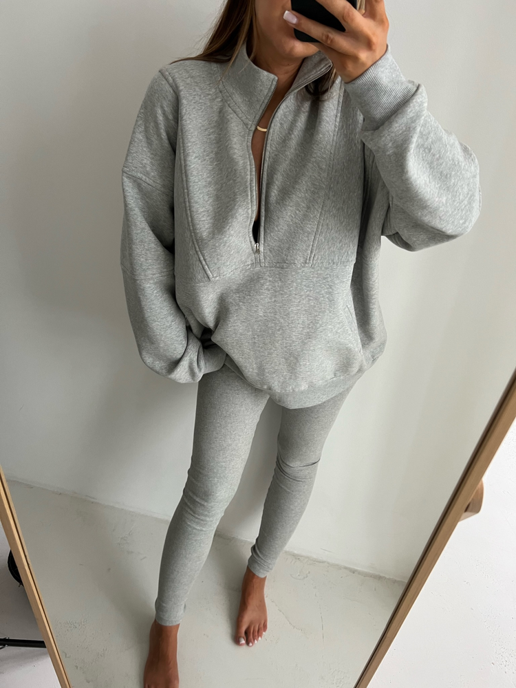 CHILL GREY SWEATSHIRT 