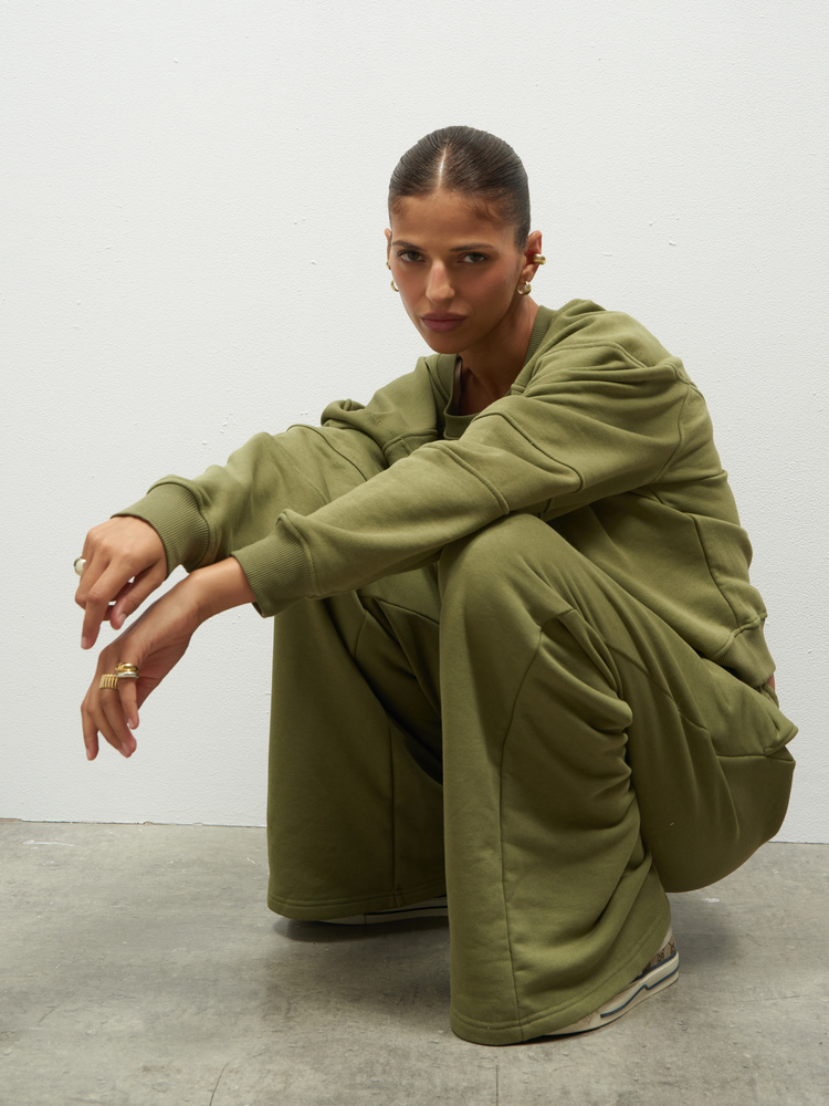 ELLIE OLIVE SWEATSHIRT