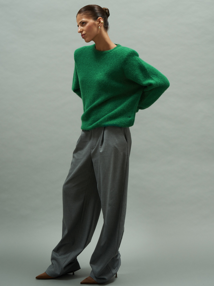 MINIMAL GREEN SWEATER