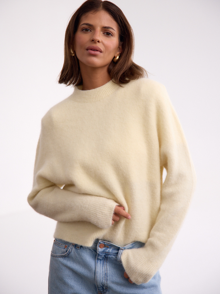 MOSS BUTTER SWEATER