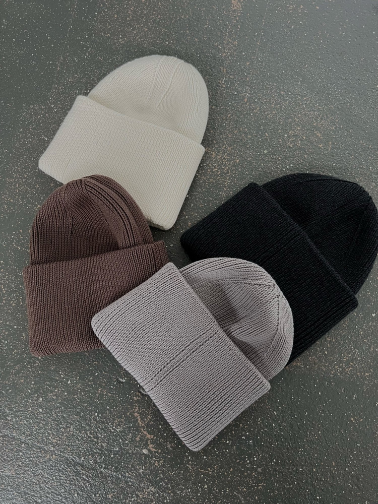 MERINO WOOL BLACK BEANIE 