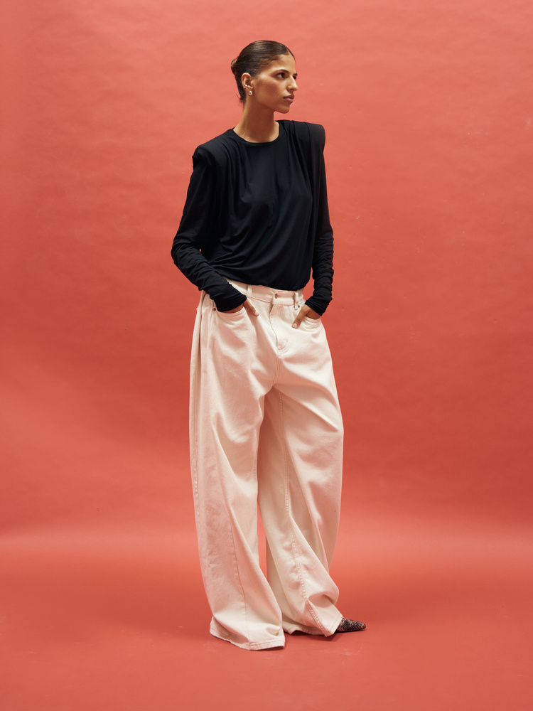 KAIA BLACK LONGSLEEVE