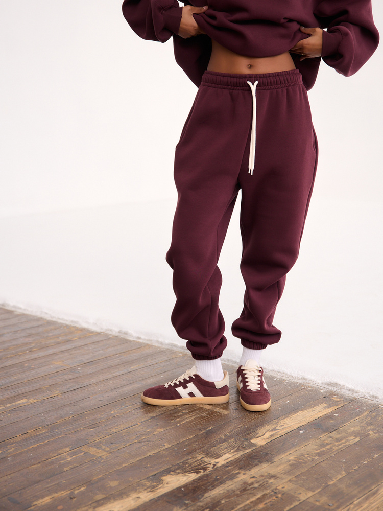 PADDED RED WINE JOGGERS