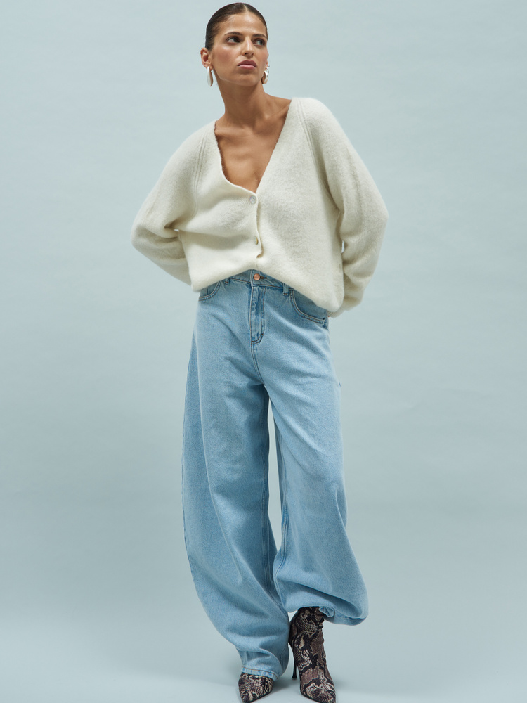 VIOLET CREAM SWEATER