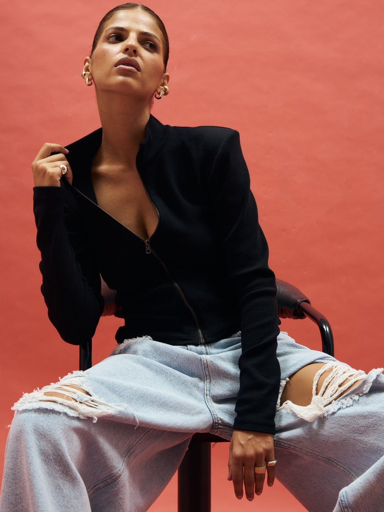 VIVIAN ZIP BLACK LONGSLEEVE