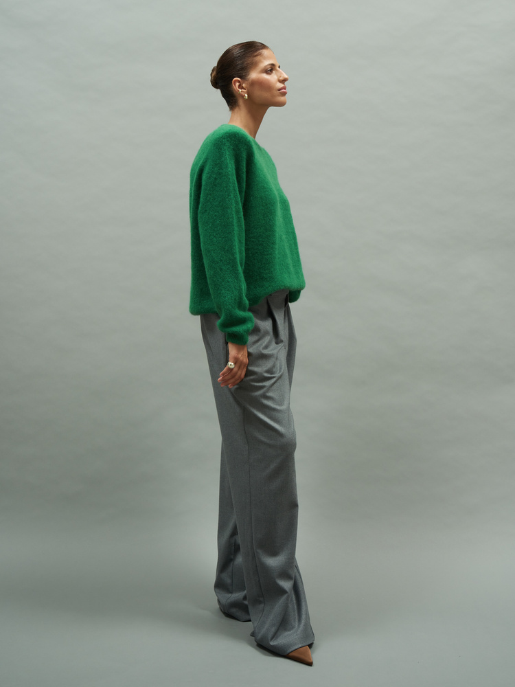 MINIMAL GREEN SWEATER