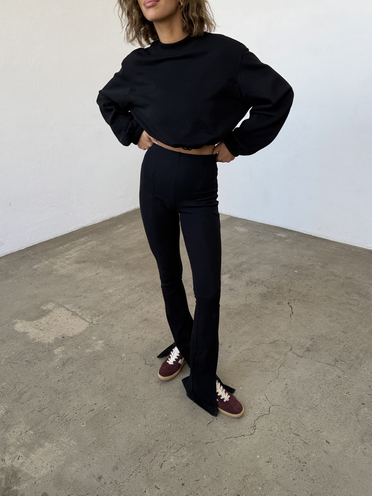 REMY SHORT BLACK SWEATSHIRT