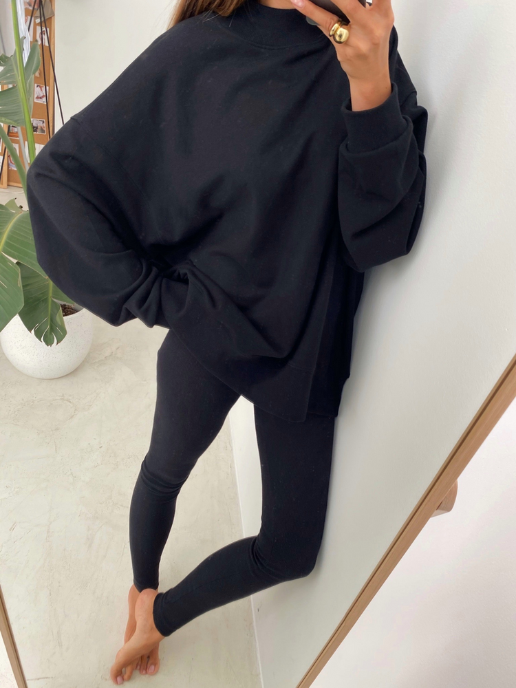 RIBBED BLACK LEGGINGS