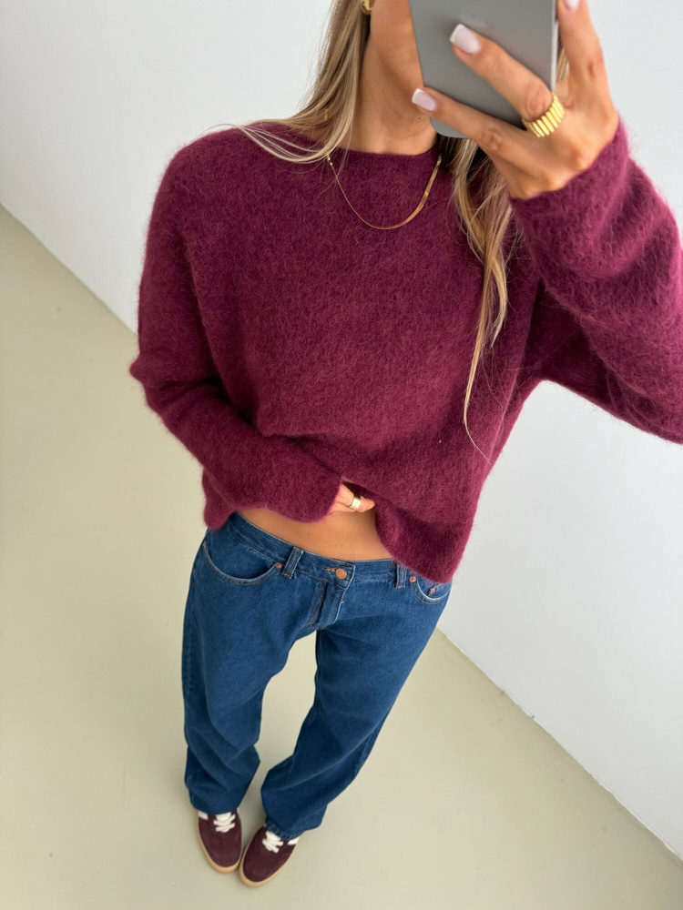VELVET BURGUNDY SWEATER
