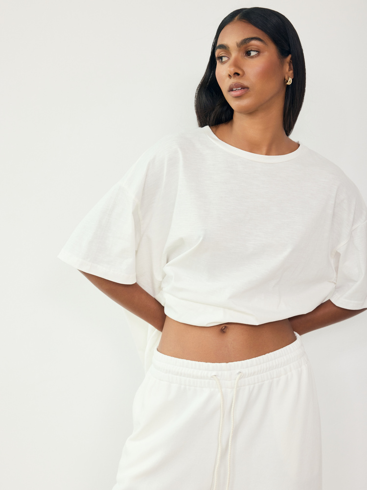 BOYFRIEND CREAM T-SHIRT