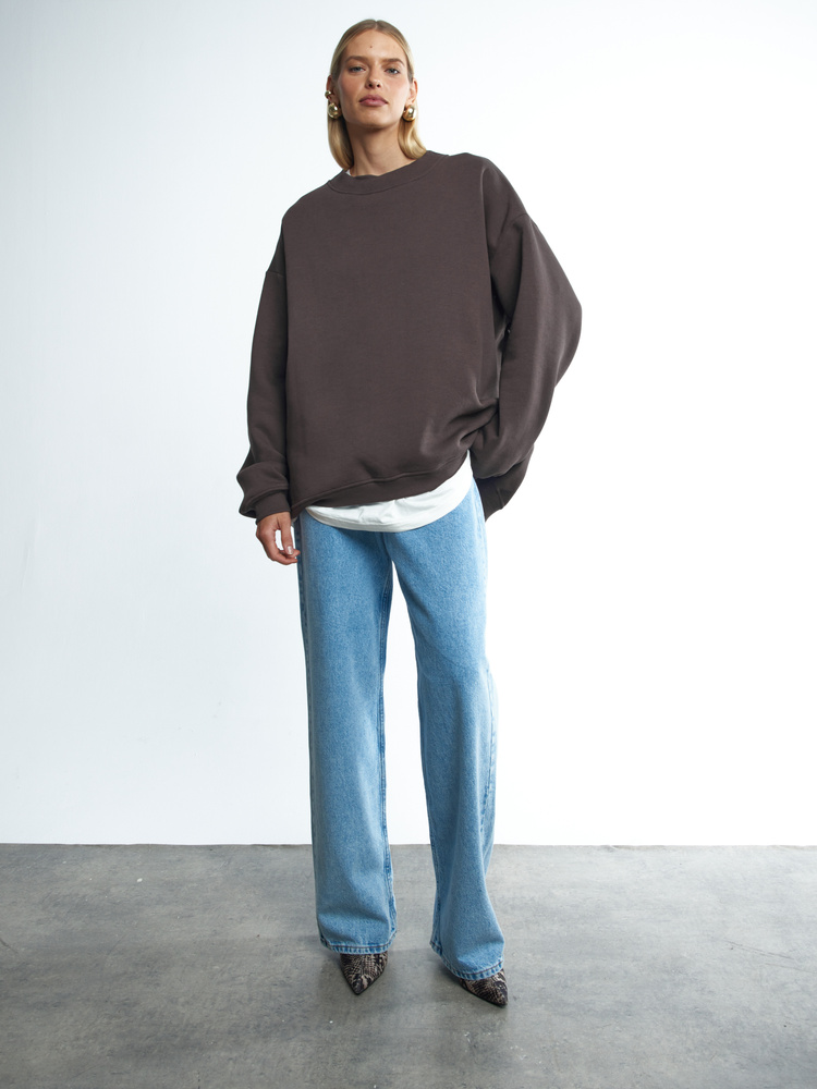 BROWN SWEATSHIRT