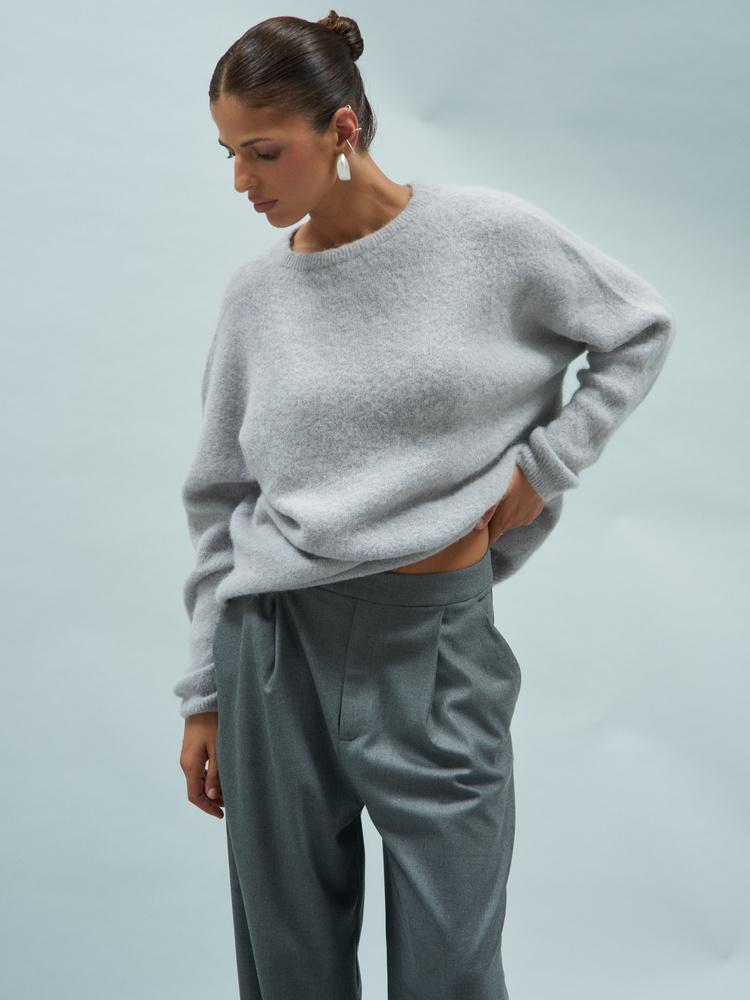 MINIMAL GREY SWEATER