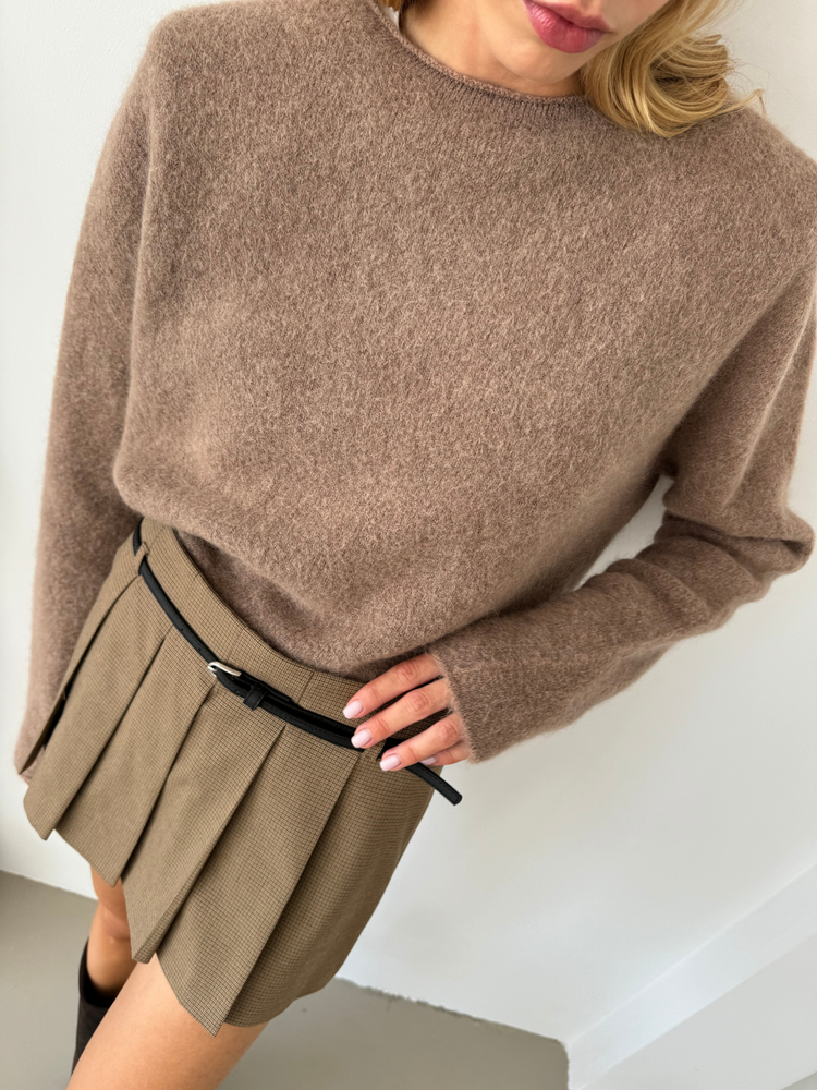 VELVET BEIGE SWEATER