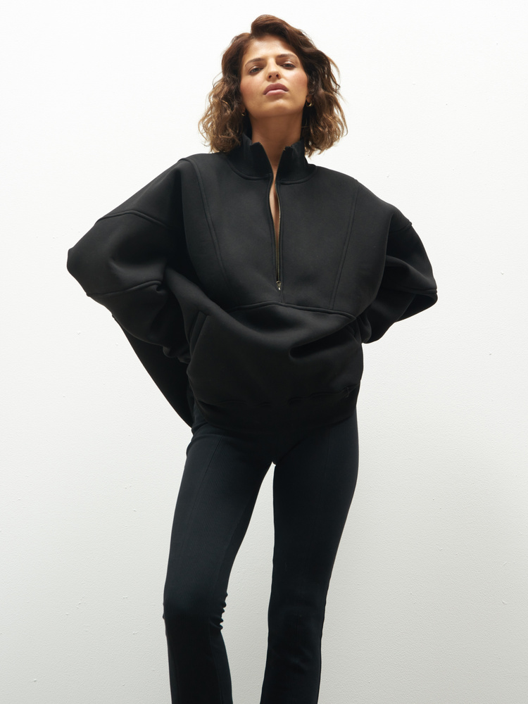 CHILL BLACK SWEATSHIRT 