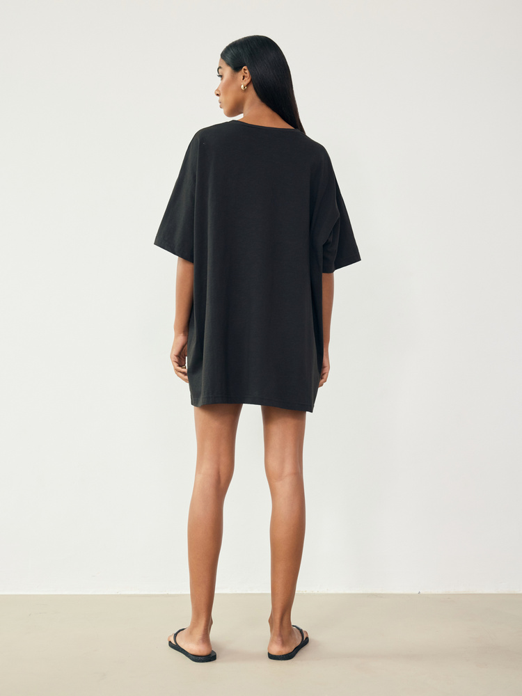 BOYFRIEND BLACK T-SHIRT