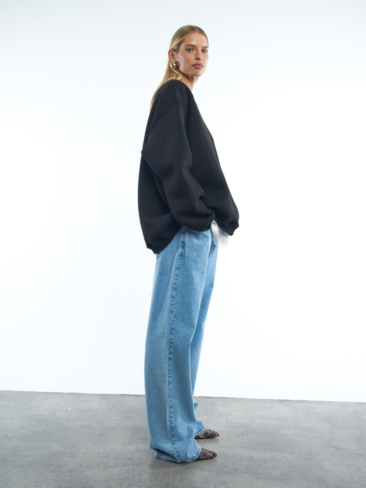 BLACK SWEATSHIRT 