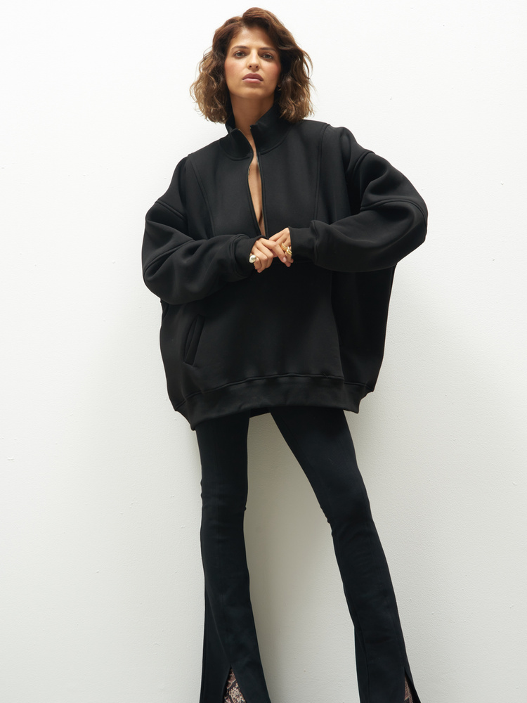 CHILL BLACK SWEATSHIRT 