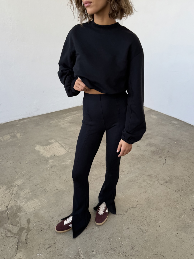 REMY SHORT BLACK SWEATSHIRT