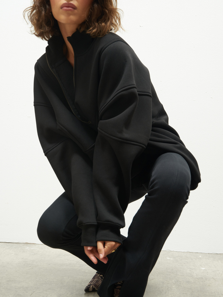CHILL BLACK SWEATSHIRT 