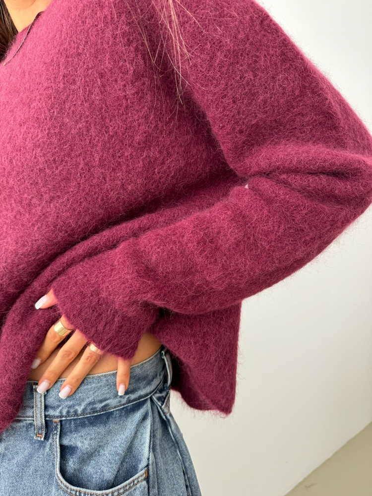 VELVET BURGUNDY SWEATER