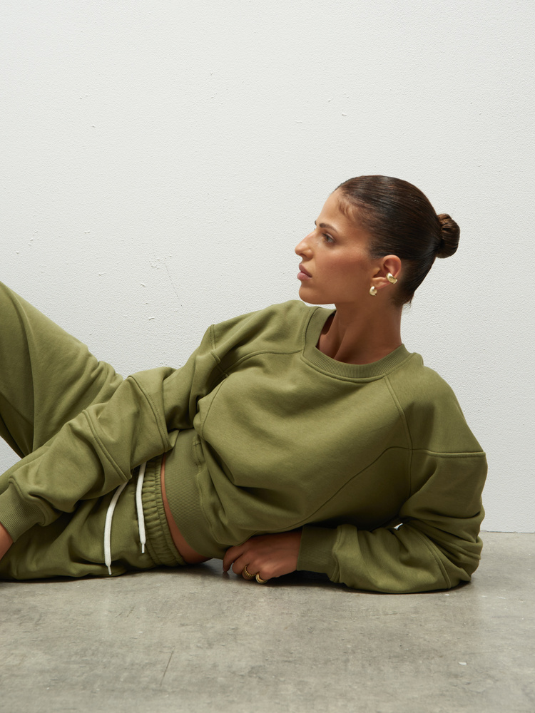 ELLIE OLIVE SWEATSHIRT