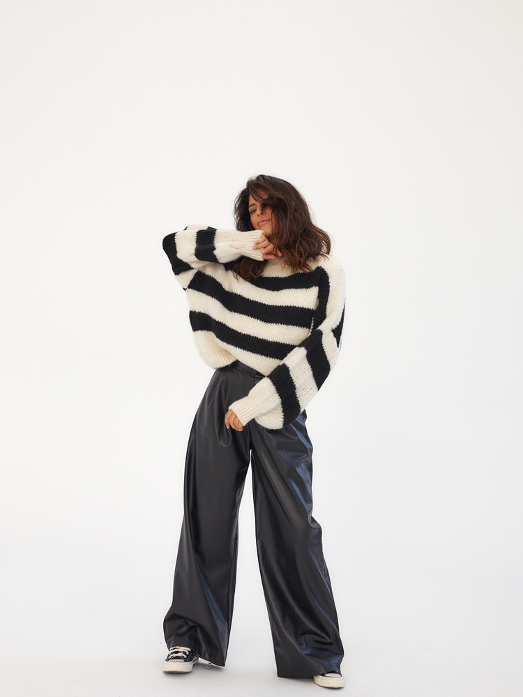 SWETER JELLY BLACK & WHITE