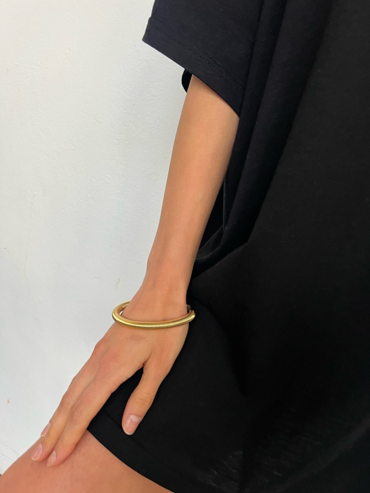 BOYFRIEND BLACK T-SHIRT